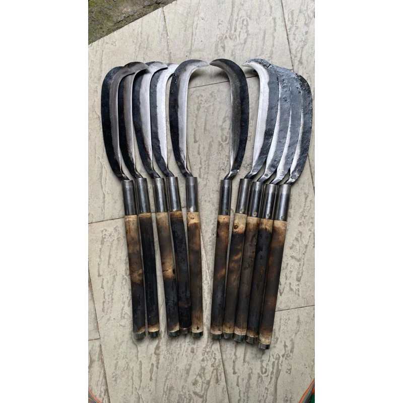 Rựa chặt cây làm từ thép Liên Xô, cán tre