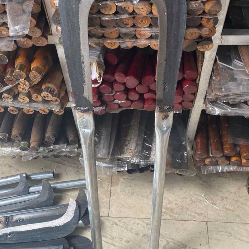 rua-chat-cay-thep-tam-4 Rựa chặt cây làm từ thép tấm